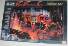 Vintage REVELL Feuerwehr 05752 MB Unimog U 1300 L TLF 8/18 Fire Fighter Bausatz 