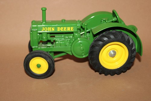 Ertl modell traktor - ,