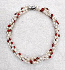 Mehr reihige Kette aus echten