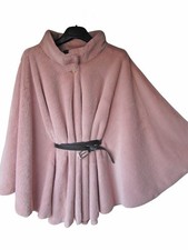 Schöner weiter Poncho Jacke