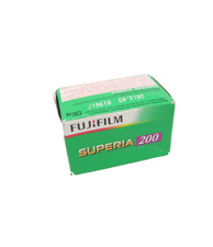 Fujifilm Superia 200 24 Aufnahmen Kleinbildfilm NEU OVP 03/2012 Fuji