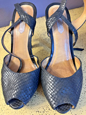 Dorothee Schumacher Pumps in schwarzer Krokolederoptik
