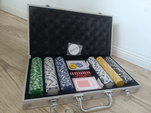 Pokerkoffer 300 chips 10 - 300,