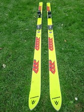 Skier Völkl Competition Renntiger Titanal Frequenz Control System