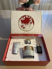 Estee Lauder Protect & Hydrate