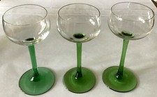 3 antike Weingläser, grüner