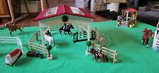 Schleich Reiterschule und  Mia s Voltigier Reitset  und Hannah s Set mit Hunde 