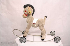 Süßes Schaukelpferd / Schaukel Esel / Blechräder / 50er- 60er Jahre /Metallgest.