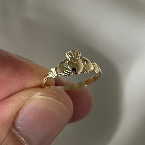 Echt gelbgold claddagh - 9,