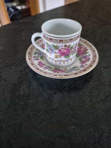 Kleine tasse mit floralem - kleine,