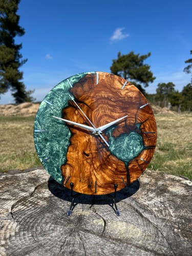 Wanduhr aus olivenholz - aus,