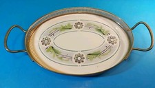 antikes Serviertablett, Blütendekor, Metallrand und  -Henkel. 31x17 cm, reizend,