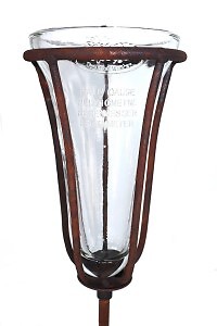Regenmesser auf stab aus - regenmesser,