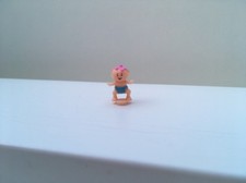 VINTAGE POLLY POCKET BRUNNEN FANTASY MAGISCHE LILIENAUFLAGE ERSATZ WASSER BABY