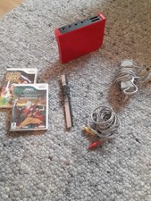 Nintendo Wii Konsole Rot Mit Kabeln Und Zwei Spielen (Ohne Controller )
