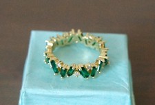 Eternity Ring goldfarben Smaragd grün Zirkonia weiß Bandring Baguette-Schliff