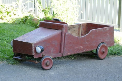 Altes kindertretauto holz - kindertretauto,