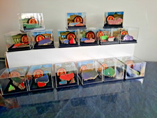 15 Originale Mauerstücke der Berliner Mauer NVA-Kokarde - DDR - Souvenir Vitrine