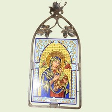 Alte. Fliese Kirchenmotiv in kunstgeschmiedeten Eisenrahmen.