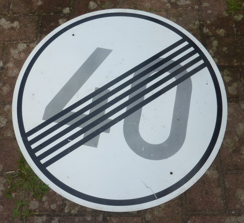 Altes verkehrsschild schild - verkehrsschild,