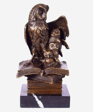 Bronze Eule mit Küken auf
