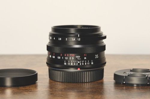 Voigtländer nokton 35mm 2 - 35mm, f/1.2