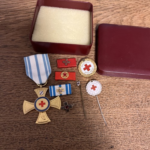 Orden rotes kreuz ehrenkreuz - rotes,