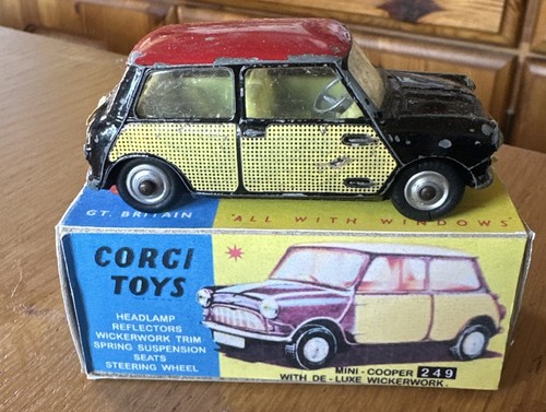 Corgi toys 249 morris mini - toys,