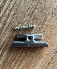 Siegenia Schließblech A 0612 Schliessblech  mit Schraube Nr: 0612- 46 Neuware !