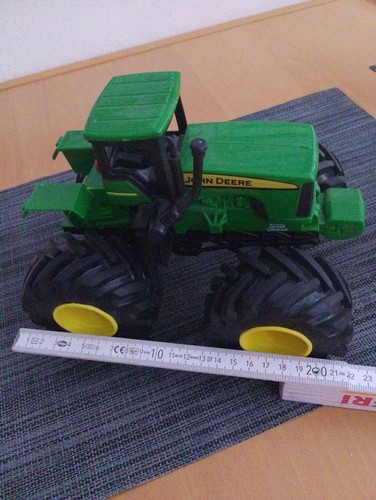 John deere monster - deere, treads