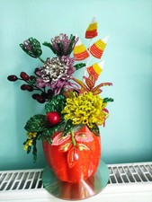 Blumen aus Glasperlen