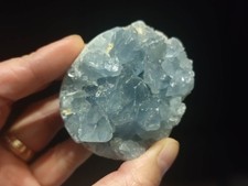 258g Coelestin Geode in herzform, Celestin, Himmelblau, Naturstein, Deko