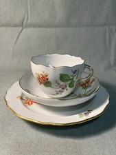 Meissen Blume Neuer Ausschnitt 3-teilige: Tasse, UT & Teller, 1. Wahl, Goldrand