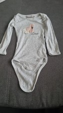 Grauer Baby Body Größe 74/80 (impidimpi)
