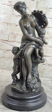 Große Hautfarben Statue Venus