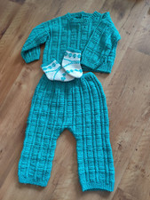 liebevoll Handgestricktes Babyset Pulli Hose Söckchen glänzende Baumwolle Retro