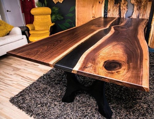 Schwarzer epoxidharz holztisch - schwarzer, epoxidharz-holztisch