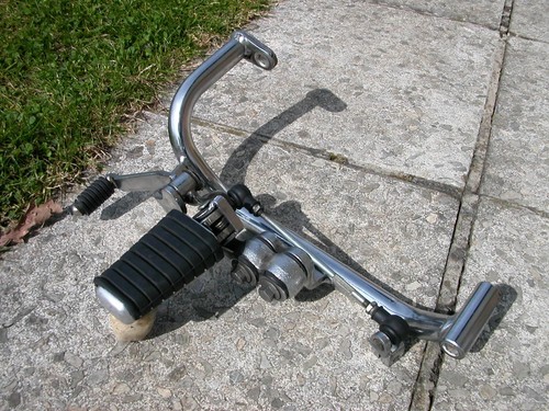 Fußraste mit schalthebel - fußraste,