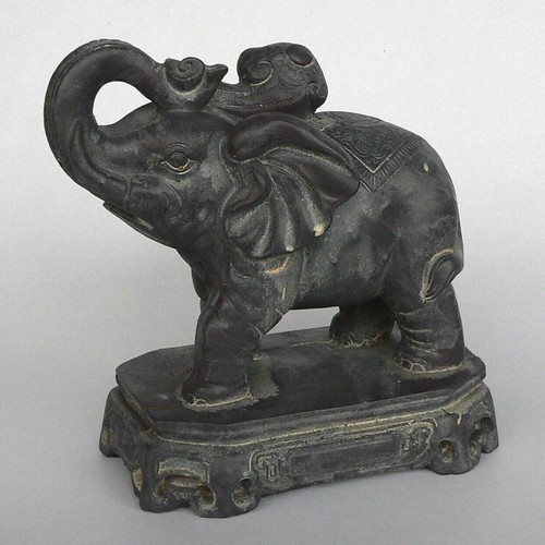 Elefant auf sockel - auf, 17cm
