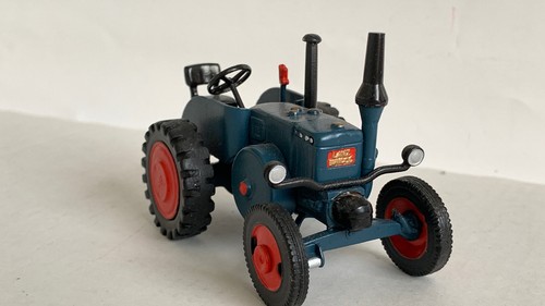 Lanz bulldog metall - 1:43,