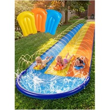 Dreispurige Wasserrutsche