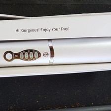 Glätteisen Kabellos mit 5000mAh Akku Titan Haarglätter und Lockenstab 2 in 1 M