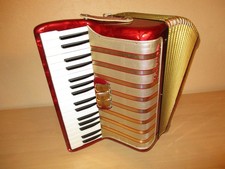 Akkordeon Hohner Concerto II, 72 Bass mit Koffer