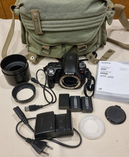 Sony Alpha DSLR-A33 14.2MP Digitalkamera Schwarz (Nur Gehäuse) mit Zubehörpaket