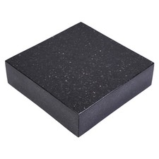 Grab-Sockel aus Granit