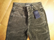 Closed   Pedal  Pusher   Damen