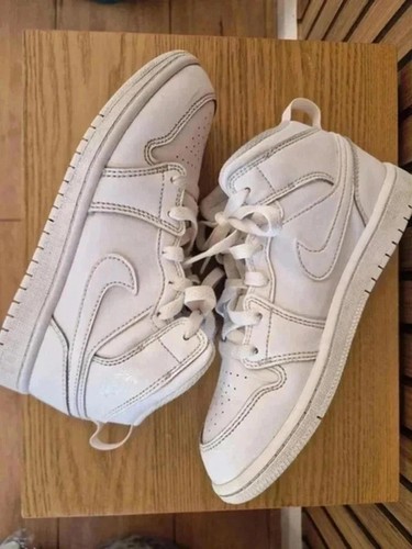 Nike air jordan mid - 1,