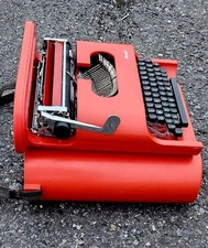 Schreibmaschine Montpi Design Lengyel Germany 70er Mechanisch Museum Pop Art 