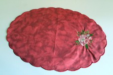 weinrotes ovales Deckchen