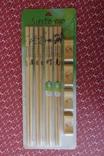 8 Sushi Stäbchen mit Bänkchen aus Holz 